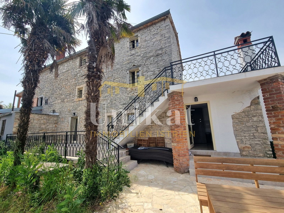 Casa in pietra ristrutturata con piscina a 3 km dal mare